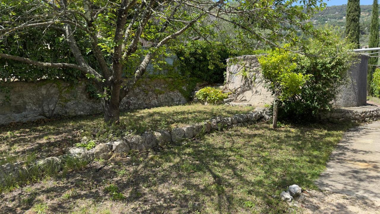 Villa Entiere Au Calme Dans Village Provencal Peymeinade Exteriör bild