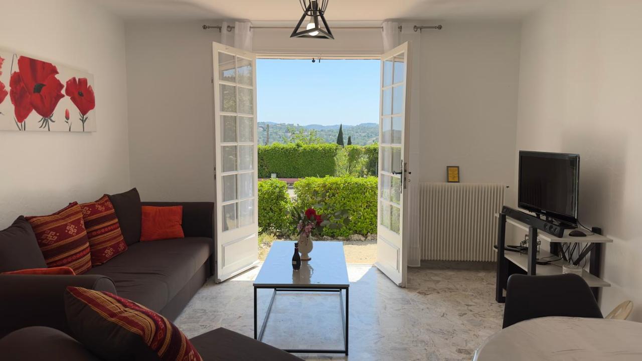 Villa Entiere Au Calme Dans Village Provencal Peymeinade Exteriör bild